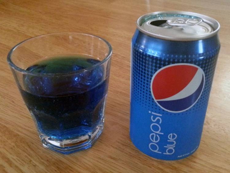 Pepsi отзовет партию из-за металлических деталей в бутылках