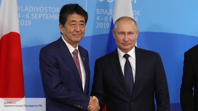 Россия стремится к заключению мирного договора с Японией - Путин