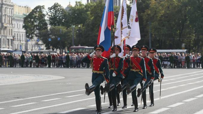 На Дворцовой отметили День Российской гвардии
