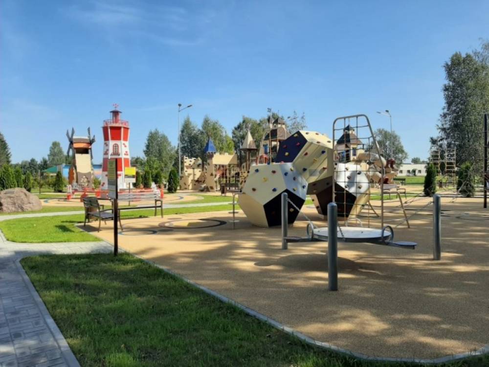 В Пскове на Инженерной улице открыли новую детскую площадку