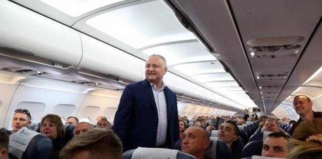 Президент Молдавии полетел в Брюссель за поддержкой