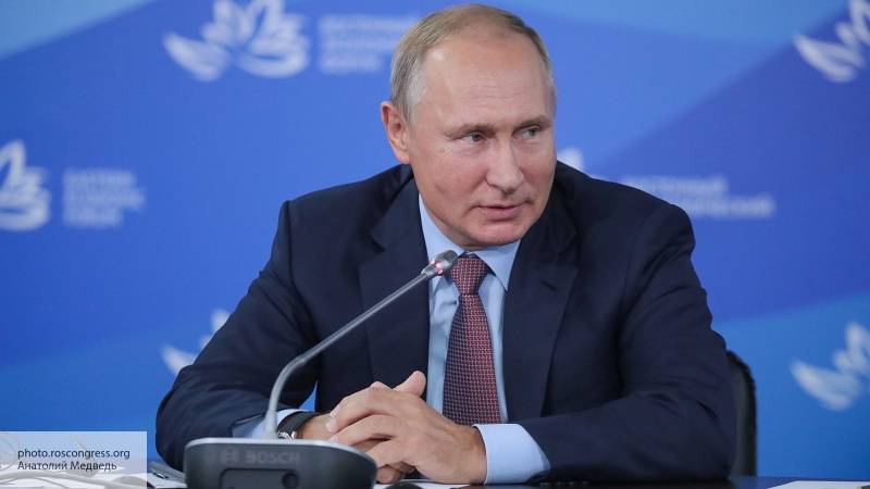 Путин рассказал о двукратном увеличении зарплат докторам и учителям Дальнего Востока