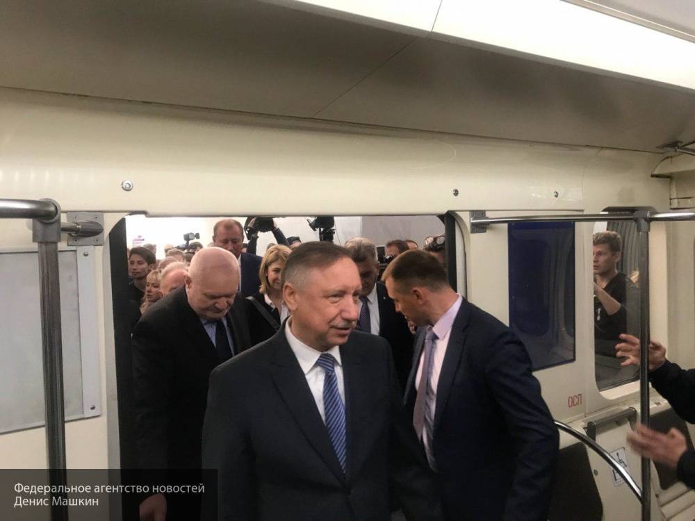 Беглов проверяет новые станции метро Фрунзенского радиуса в Петербурге