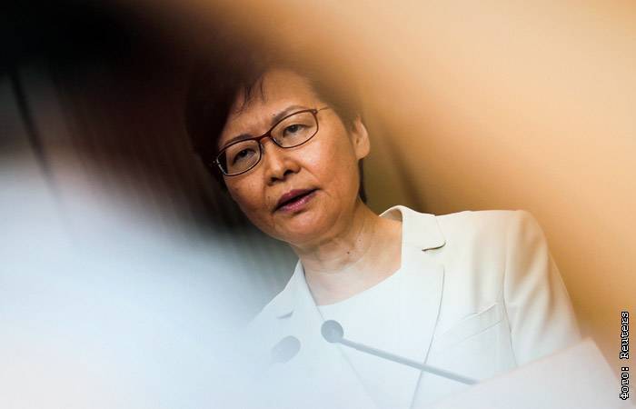 Глава Гонконга заявила, что Пекин поддержал решение о снятии поправок об экстрадиции