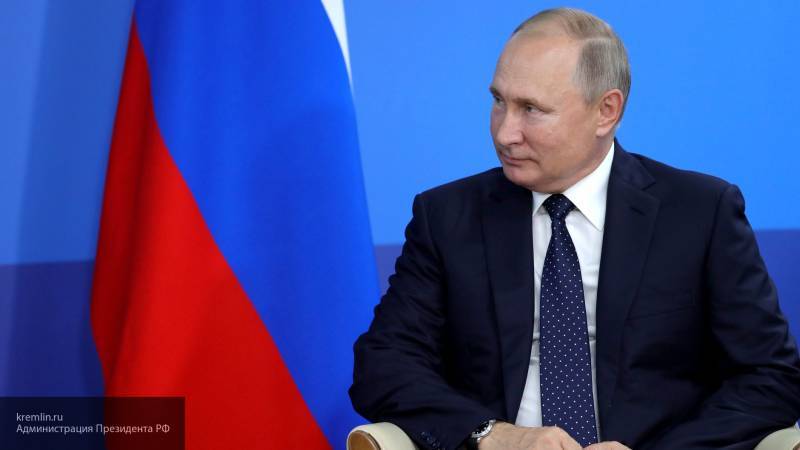 Путин подтвердил стремление России к заключению мирного договора с Японией
