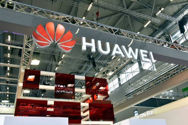 Huawei до конца года может перенести производство в Россию