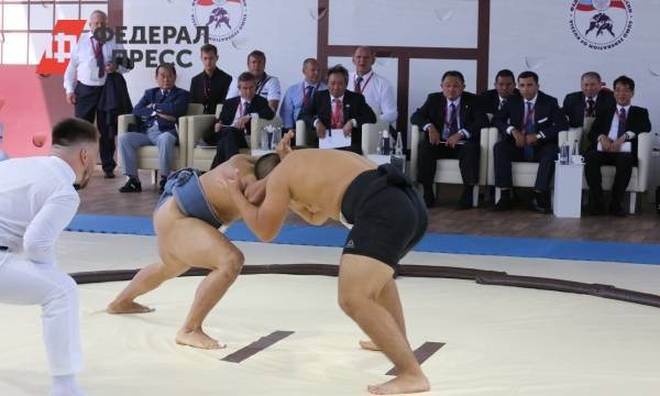 Россия победила Японию в матче по сумо на Восточном экономическом форуме