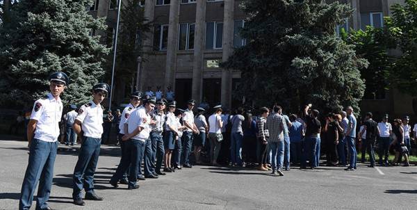 Конституционный суд Армении рассматривает обращение экс-президента Кочаряна