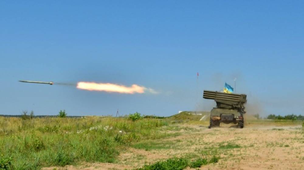 Украинский депутат призвал запугать Россию ракетой «с камушками»