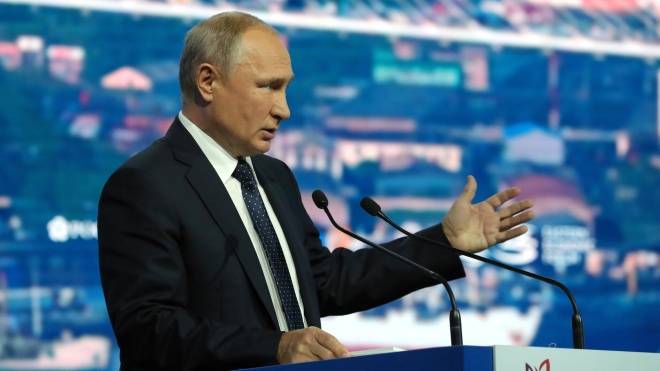 Путин заявил, что Россия не станет первой размещать запрещенные ДРСМД ракеты
