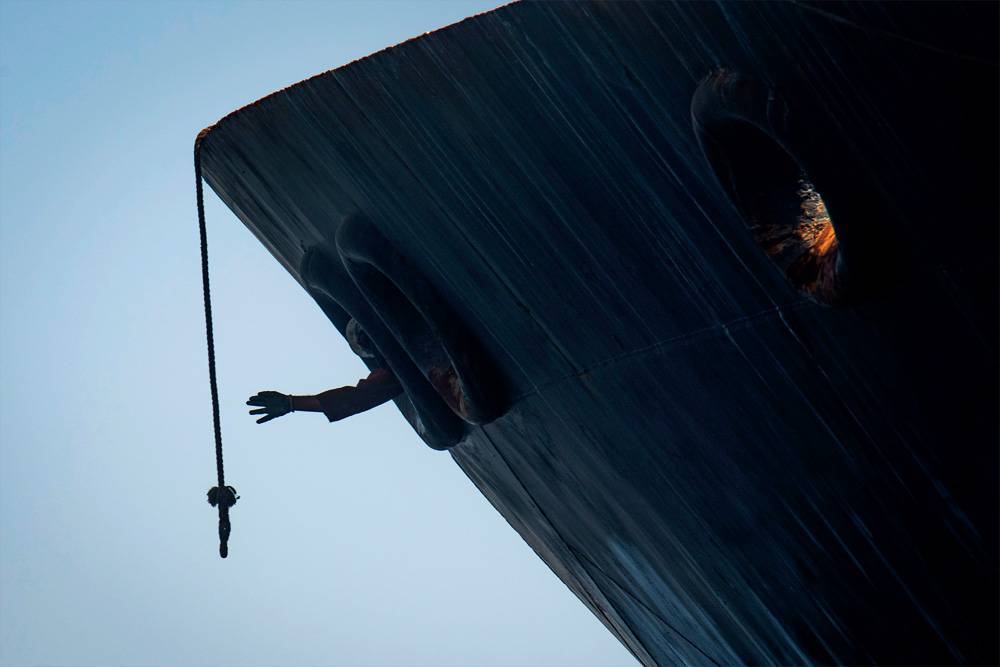 Госдеп предлагал капитану иранского танкера миллионы долларов, чтобы он отдал судно США