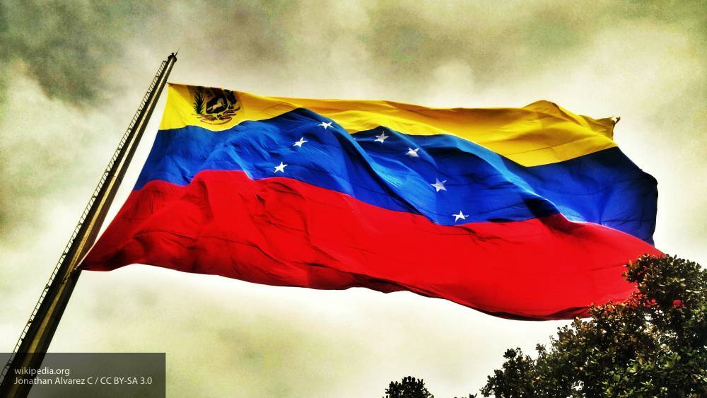 Венесуэла проведет военные учения на границе с Колумбией