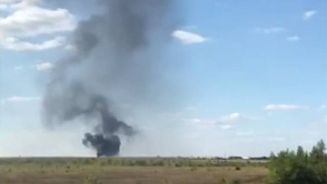 Первое видео с места жесткой посадки вертолета Ми-8 под Саратовом