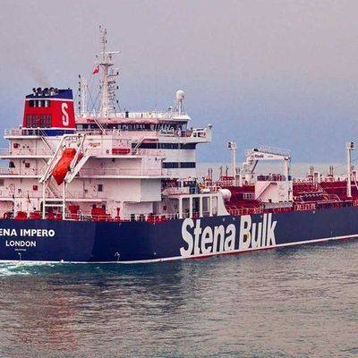 Двое оставшихся на борту британского танкера "Стена имперо" российских моряков останутся в Иране