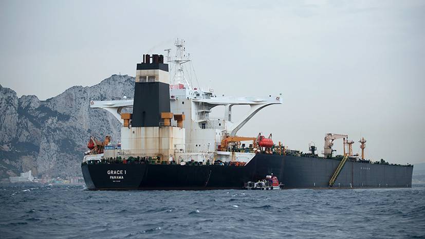 Двое россиян останутся в Иране до решения судьбы британского танкера