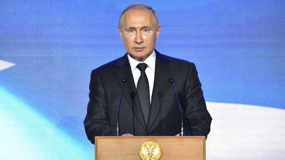 Путин призвал действовать в рамках закона на политических акциях