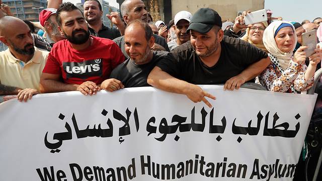 Палестинцы в Ливане требуют переселить их в Канаду