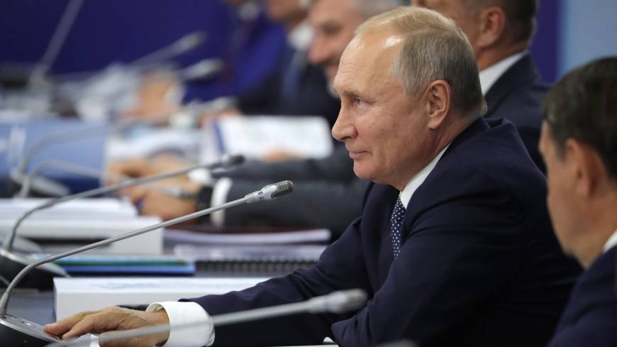 Путину по видеосвязи показали запуск дальневосточных предприятий
