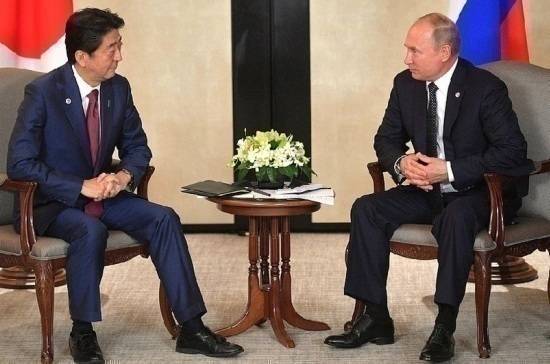 Абэ: Японии и России нельзя медлить с заключением мирного договора