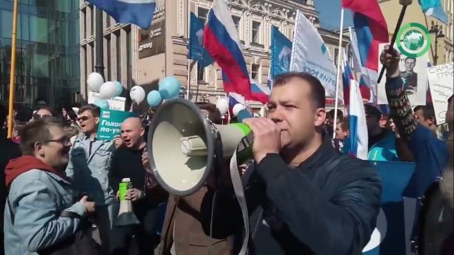 Оппозиция передергивает события 1 мая в Петербурге, чтобы показать «жестокость власти»