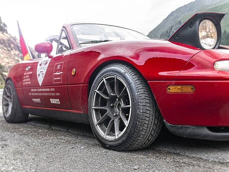Культовый родстер Mazda MX-5 побил мировой рекорд по числу крутых поворотов