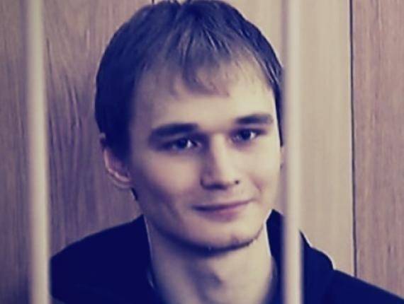 Суд продлил арест аспиранту МГУ Азату Мифтахову, обвиняемому в поджоге офиса «ЕР»