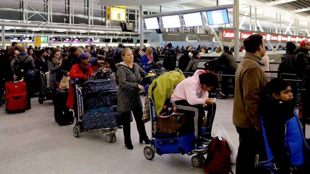 Минтранс готовится отметить досмотр транзитных пассажиров в аэропортах