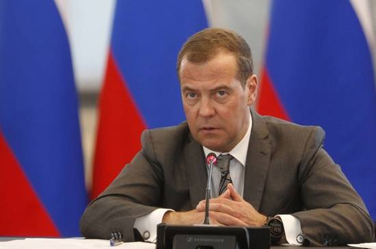 Медведев распорядился выделить средства на закупку иностранных лекарств для детей
