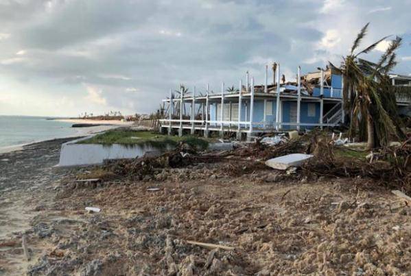 Число жертв урагана «Дориан» на Багамах выросло до 30