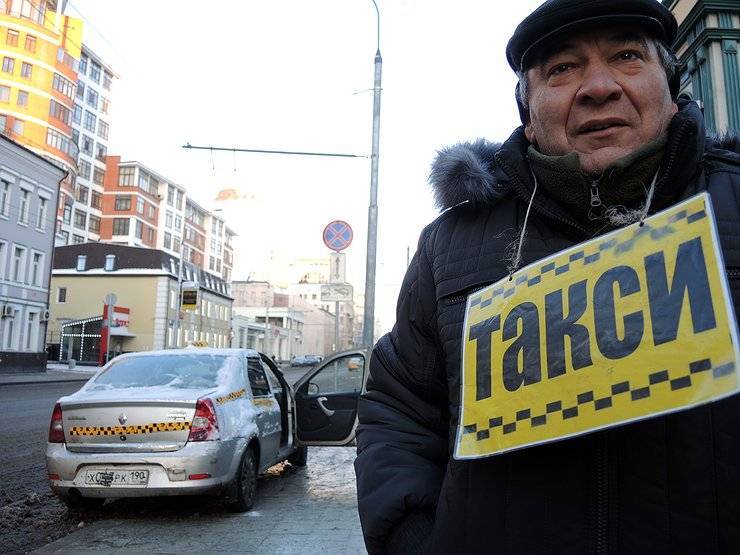 За московскими таксистами будут следить камеры нового типа