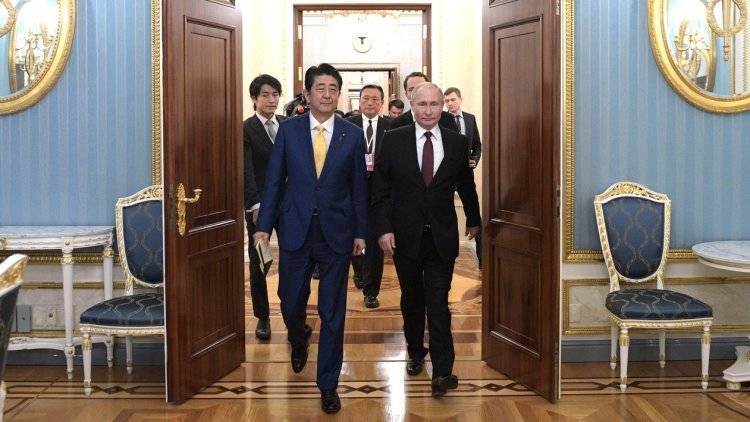Абэ и Путин подтвердили стремление к денуклеаризации Корейского полуострова