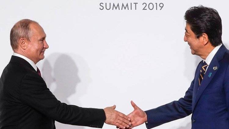 Путин и Абэ договорились детально обсудить сотрудничество на АТЭС в Чили