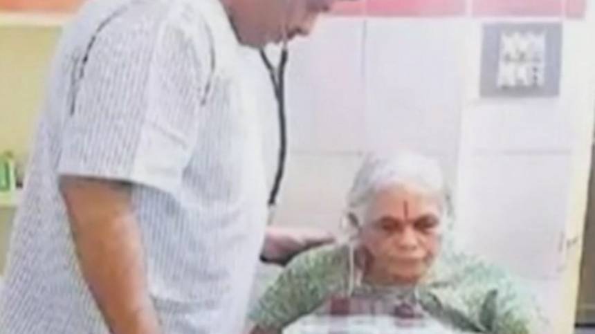 Видео: Индийская женщина родила двойню в 74 года