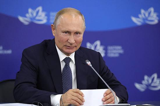 Вопрос бережного использования лесных ресурсов рассмотрят на заседании Госсовета, сообщил Путин