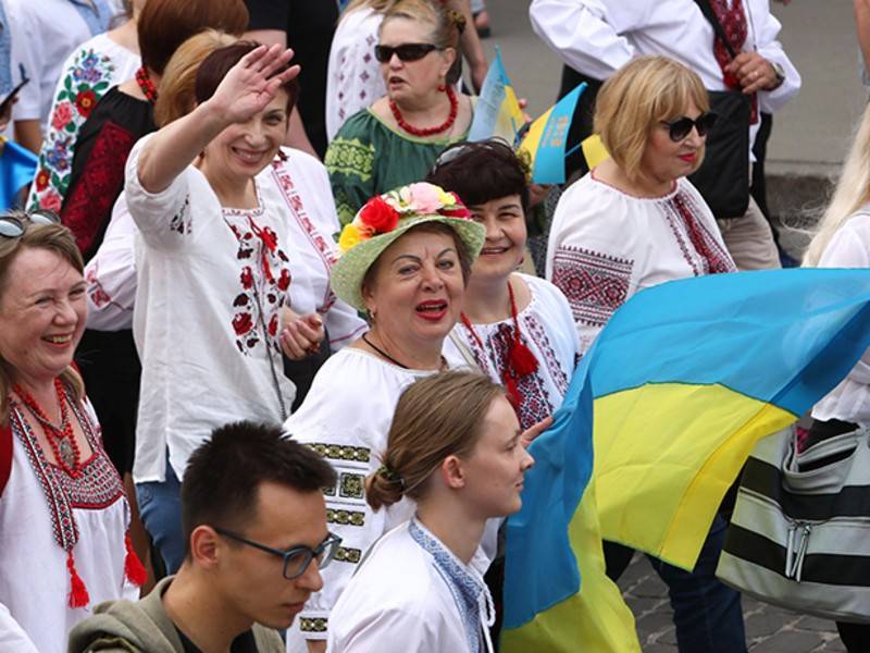 В Киеве предложили вооружить бабушек для защиты от России