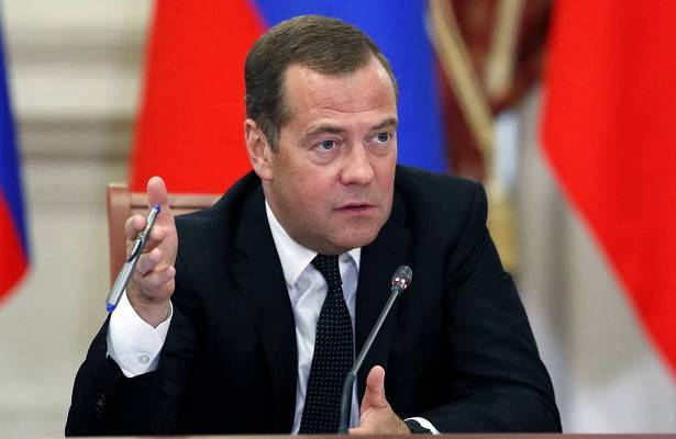 Медведев распорядился выделить средства на закупку иностранных лекарств для детей