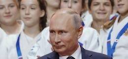 Путин призвал россиян вместо протестов рожать детей