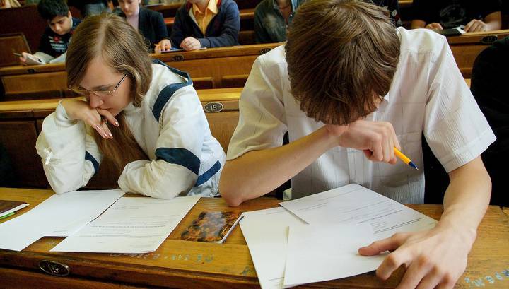Зеркало образования: Васильева отвергла идею Грефа отменить экзамены