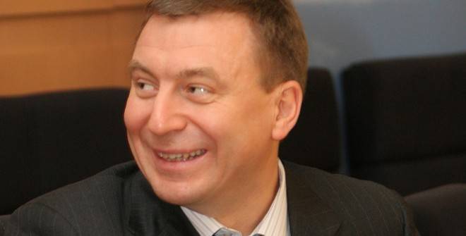 «Дождь»: Кандидат, предложенный «Умным голосованием», может обойти в своем округе лидера московских единороссов Метельского после расследований ФБК