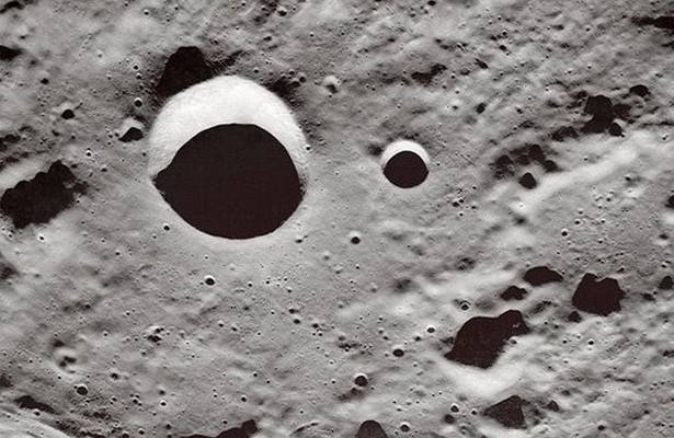 Ученые выяснили, что скрывается под поверхностью Луны