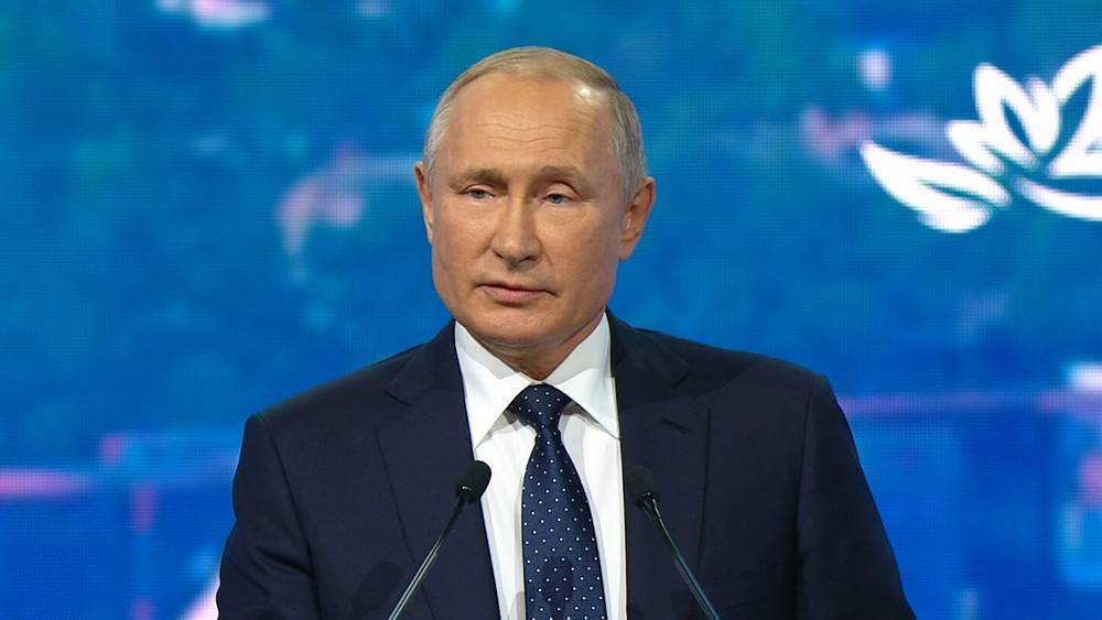 Путин: нужно в целом по стране снижать ставку по ипотеке