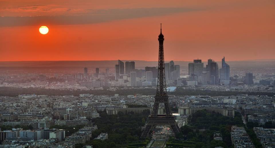 В Париже начнут штрафовать за шумный транспорт