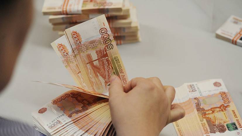 «Требуют достаточно квалифицированного труда»: в России назвали отрасли с наибольшим числом высокооплачиваемых вакансий