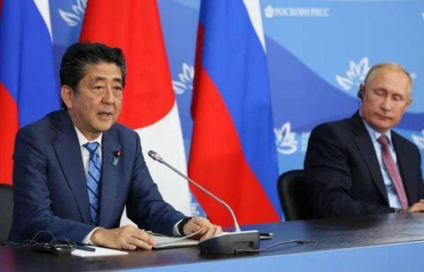 Абэ обратился к Путину: «Давай заключим мирный договор»