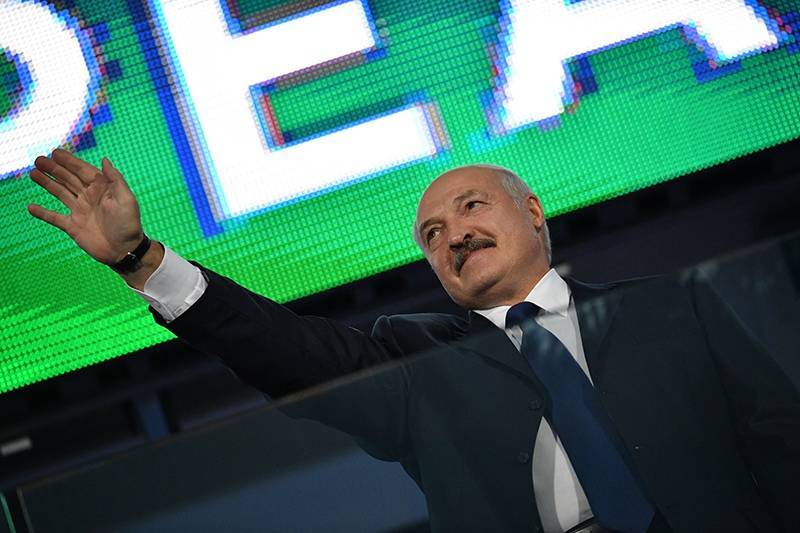 И целого мира мало: Лукашенко отказался идти в рабство