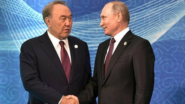 Путин в День города встретится с Назарбаевым и Додоном
