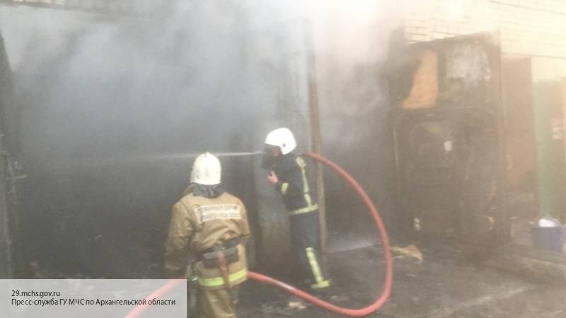 В Самарской области полицейский, рискуя жизнью, спас мужчину из горящего дома