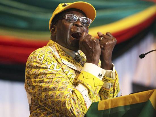 Умер Роберт Мугабе: за что хвалят и проклинают экс-президента Зимбабве