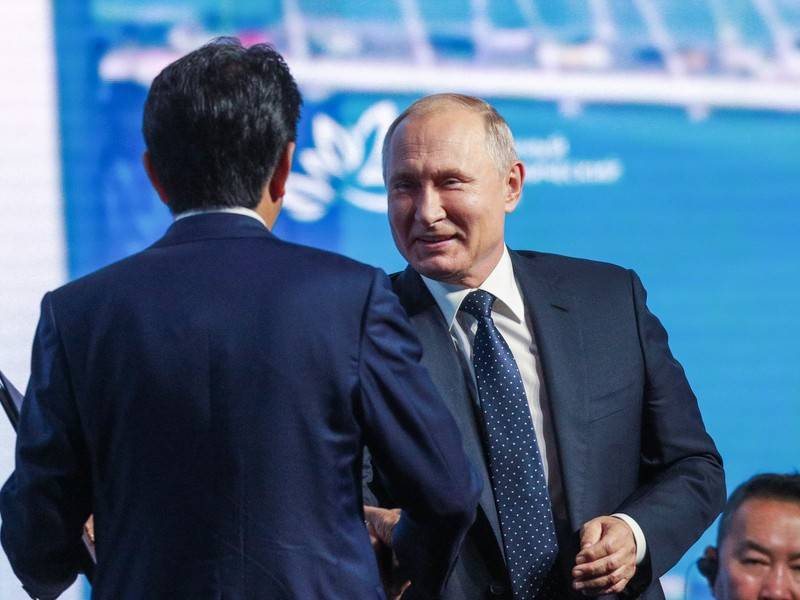 Путин и Абэ обсудили ситуацию в Иране и возвращение к формату G8