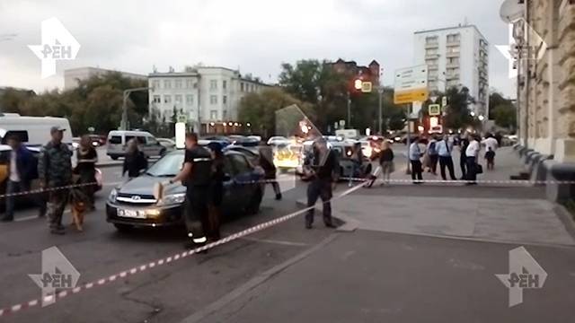Видео с места расстрела мужчины в центре Москвы